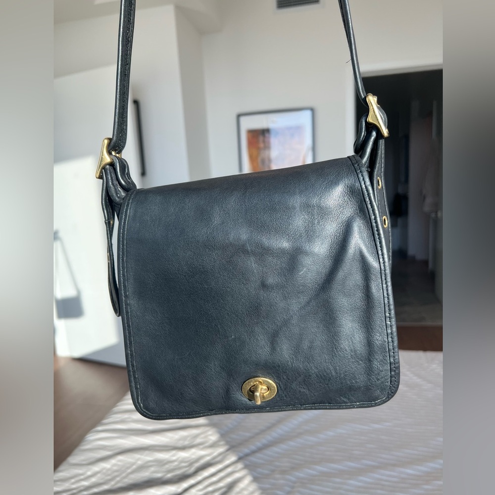 Vintage Coach Legacy 9715 Companion Bag in Black Leather & Brass Hardware